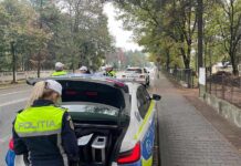 Zeci de permise auto, reținute de polițiștii gorjeni