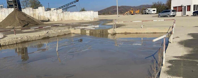 Săulești: Balastieră închisă de comisarii de mediu