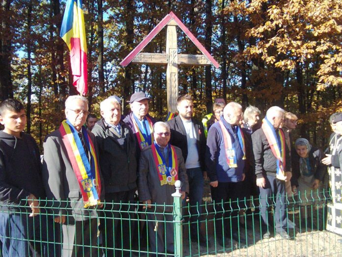 Sfinţirea troiţei ridicată în cinstea eroilor din Primul Război Mondial, în satul Trocani, comuna Dăneşti, Gorj – ,,Rugăm pe Bunul Dumnezeu să pomenească şi să aşeze în locaşul sfinţilor, al drepţilor, sufletele acestor eroi ai neamului nostru care s-au jertfit pentru ţară”!