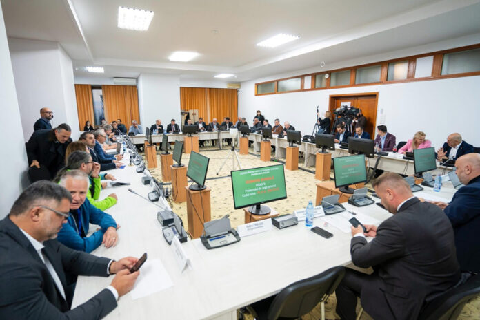 Amenajarea hidroenergetică a râului Jiu, în dezbaterile de la Gorj și Hunedoara