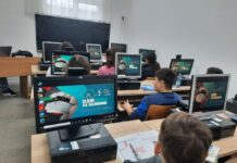 Patru instituții educaționale din județul Gorj vor primi 35 de calculatoare prin proiectul ”Dăm Click pe România”